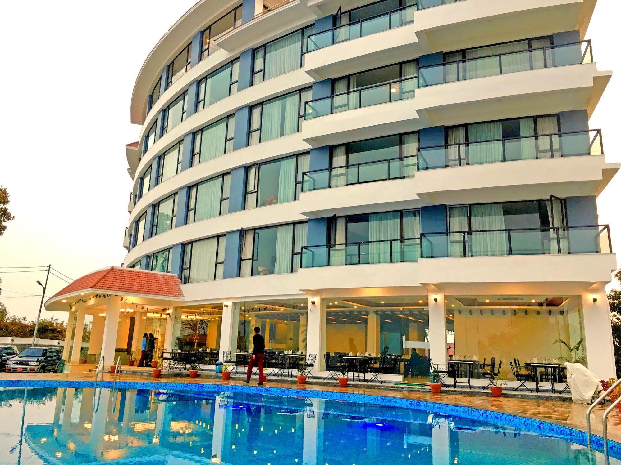 Himalayan Front Hotel By Kgh Group Pokhara Exterior photo