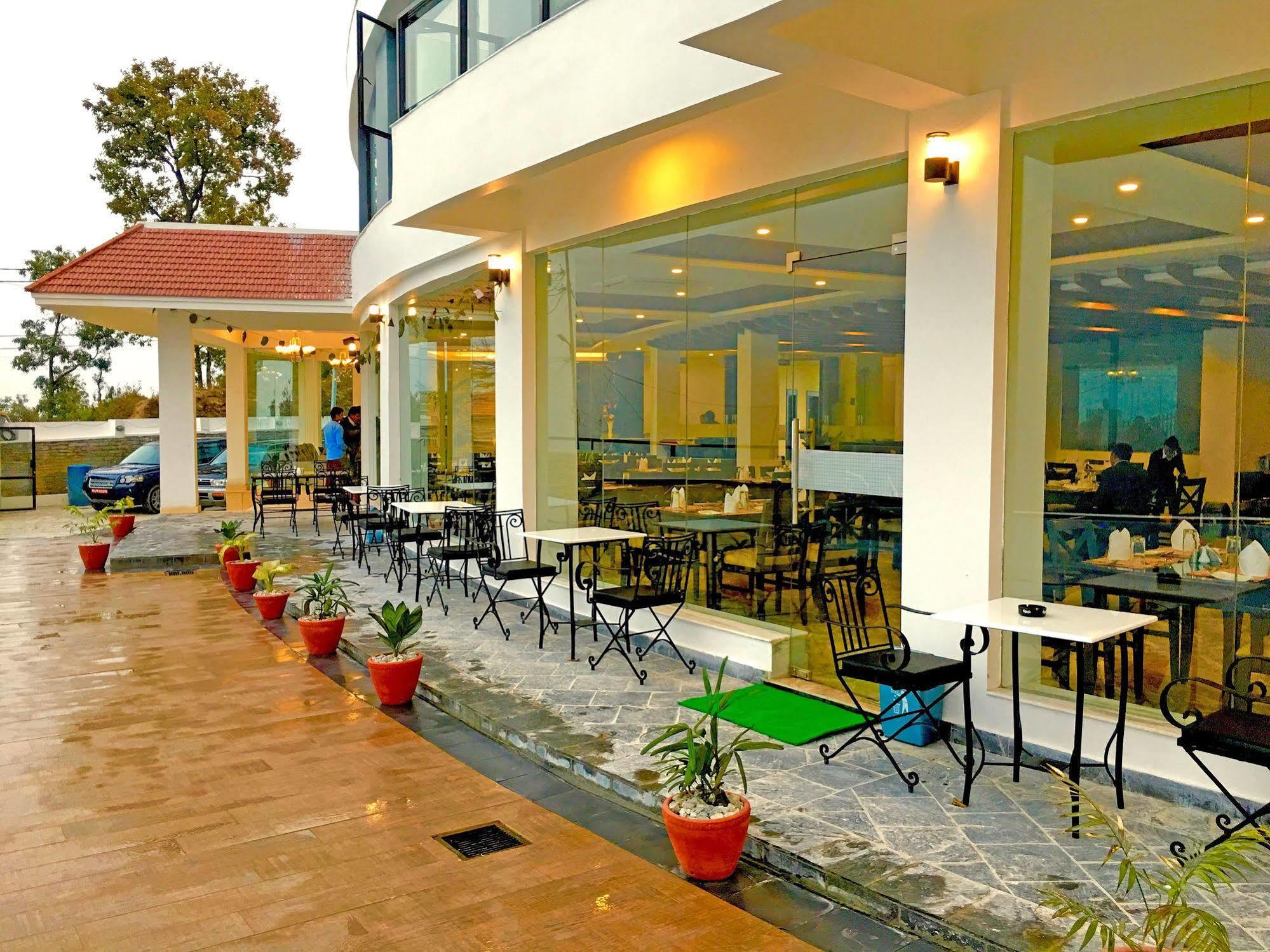 Himalayan Front Hotel By Kgh Group Pokhara Exterior photo